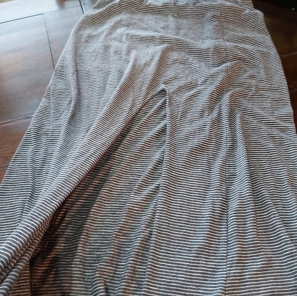 American OUTFITTERS Striped skirt/B4A - Picture 2 of 3